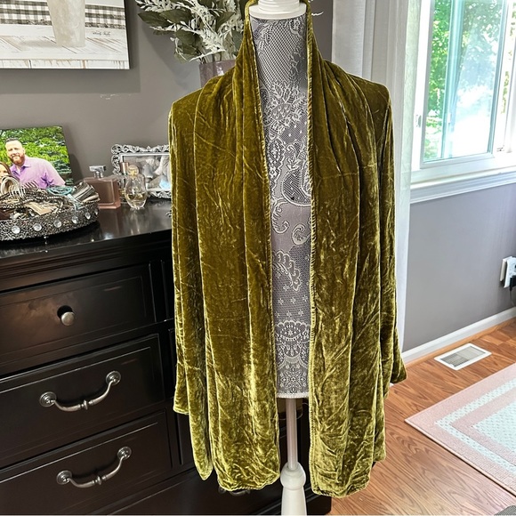 Kathleen Sommers Boutique Dijon Silk Velvet Open Cardigan Medium – Quiet Luxury - Picture 2 of 16
